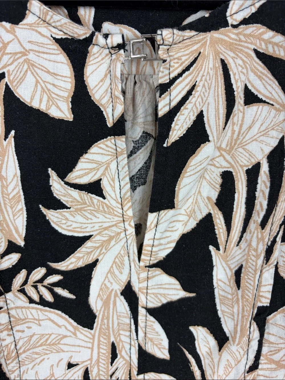Nicole Miller Linen Blend Blouse XL Black Beige Tropical Leaf Print Resort Top - Picture 10 of 12